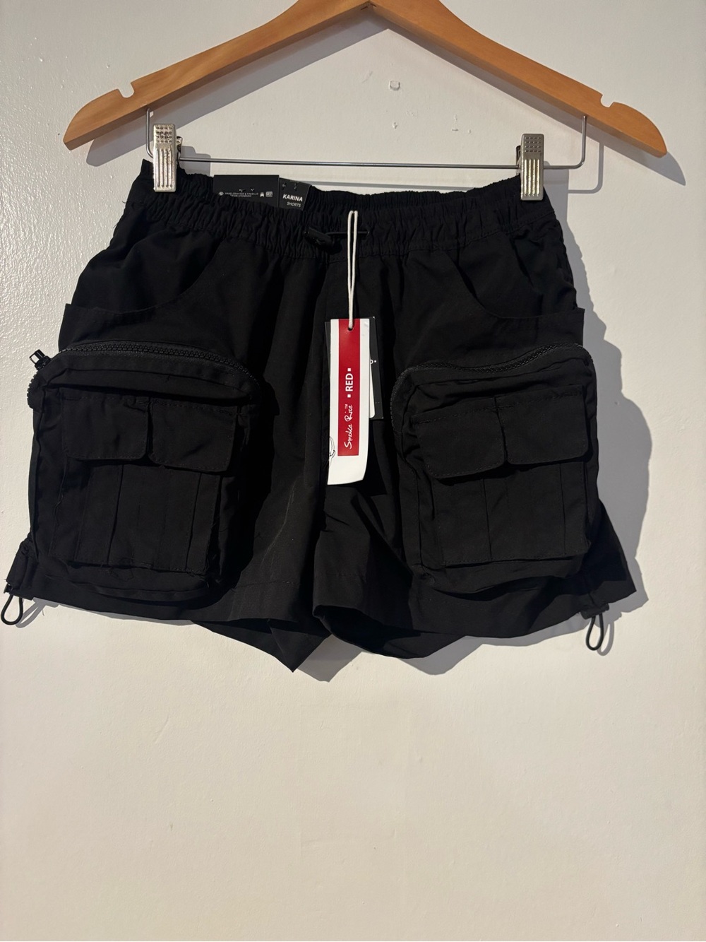 Smoke Rise RED Karina Cargo Shorts Black Curvy Fit XS NWT Utility Pockets
(1202)